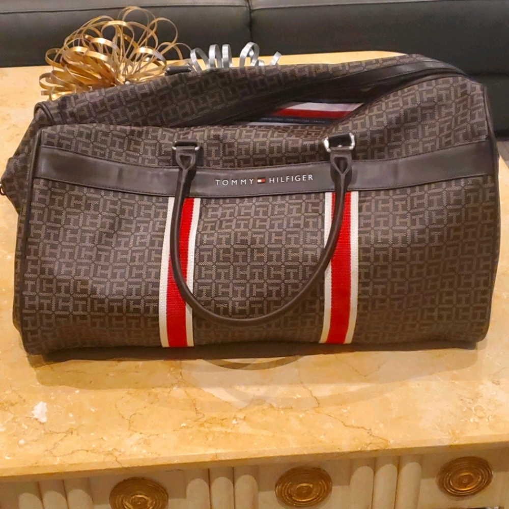 Tommy Hilfiger logo duffle bag